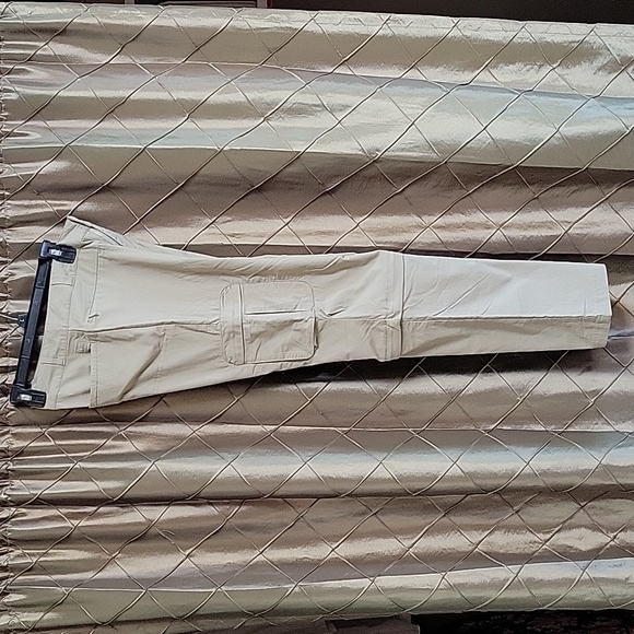 EUC- REI Co-op- Rendezvous Convertible Cargo Pants- Full or Capri Length - Picture 8 of 8